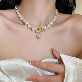 Collana Donna Oro Perle Lettera Strass Ciondolo Elegante Cerimonia Gioiello Eventi - DA NOTARE